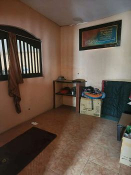 Jual rumah murat terawat di Gempol