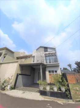 Rumah Modern 2 Lantai, Dekat Stasiun Bogor Kota, Surat SHM