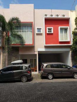 Rumah Kosan 5 pintu Di Yogyakarta