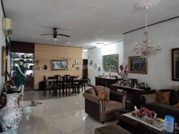 Rumah Cempaka Putih Tengah 261m², Jalan 2 Mobil