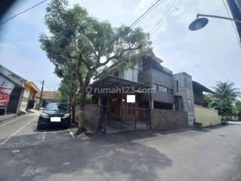 Hunian 3 Lantai 5 Kamar SHM di Villa Mutiara Gading, Bekasi J20542