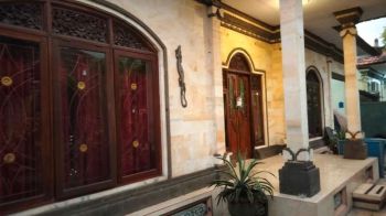 Di kontrakan rumah jalan Tukad Badung, Denpasar, Bali