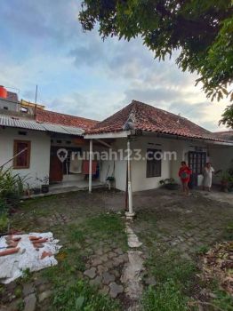 Rumah lama hitung tanah pusat kota buah batu bandung