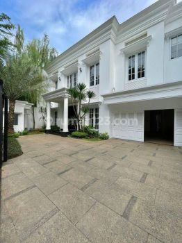 Di Jual Rumah Lux Siap Huni private swimming pool  pondok indah Jakarta selatan