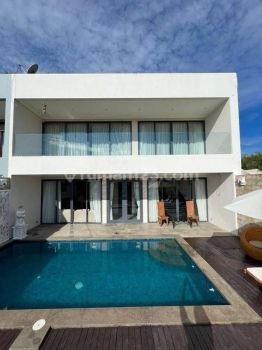 Villa Jual Dekat Pantai Dreamland Mw