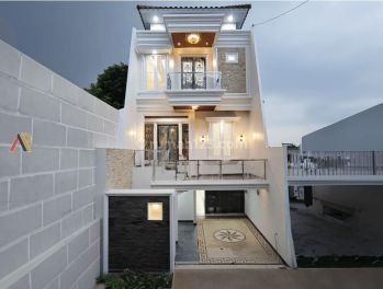 Rumah Mewah Lokasi Strategis Area Komersil Jakarta Selatan