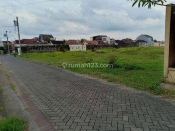 Tanah Kering Strategis lingkungan bagus
Lokasi : di Colomadu