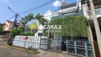 Jual Murah Taman Semanan Indah 2 Lantai Semi Furnished Bagus