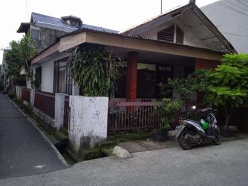 Dijual RUMAH (Nego) Strategis- Rumah 2 unit 1 tanah Setiabudi Saharjo