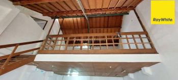 Disewakan Rumah Strategis di Gayungsari Barat Surabaya