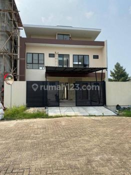 Di Jual Rumah 2 Lantai Komplek Modren Hills