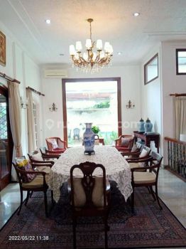 Dijual Rumah Lama Terawat di Menteng Jakarta Pusat