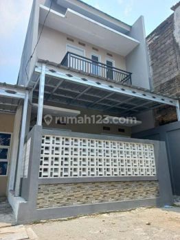 Rumah 2 lntai  bangunan  lokasi dekat tol jakarta timur