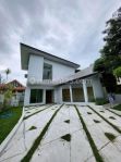 thumbnail-rumah-mewah-di-tengah-kota-malang-0