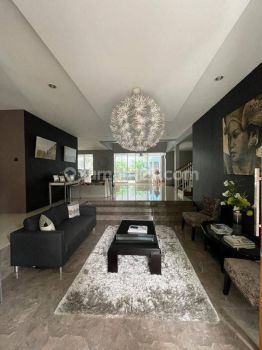 Dijual Rumah 2 Lantai  Furnished Swimming Pool