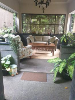 JUAL RUMAH CANTIK BISA UNTUK CAFE, SAYAP CIUMBULEUIT, BANDUNG.