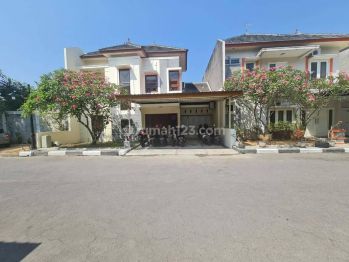 Rumah bagus siap pakai di cluster elite colomadu solo