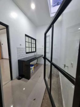 Rumah Cakep Stasiun Deket