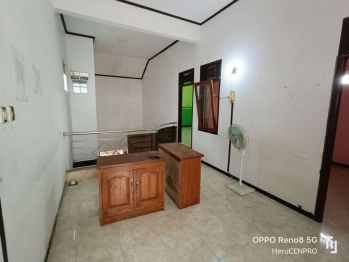 Rumah kos 2 lantai Sumampir 10 pintu dekat kampus UNSOED Purwokerto