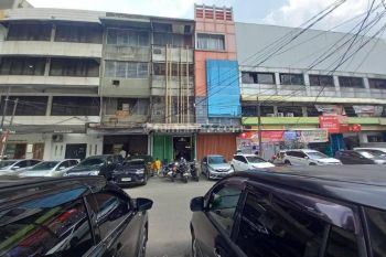 Ruko di Melawai kebayoran baru 72 m HGB Bagus