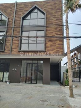 Ruko Baru 3 lantai di jagakarsa
