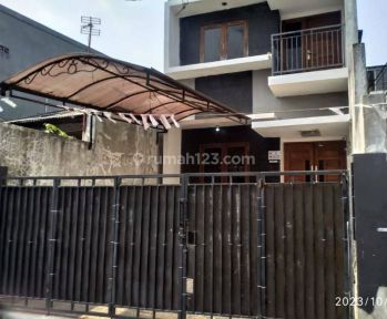 Rumah Minimalis Strategis Murah Dekat Stasiun Lenteng Agung Jakarta Selatan