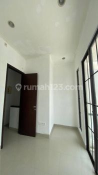 Sewa Rumah Paling Murahh  Unfurnished SHM - Sertifikat Hak Milik