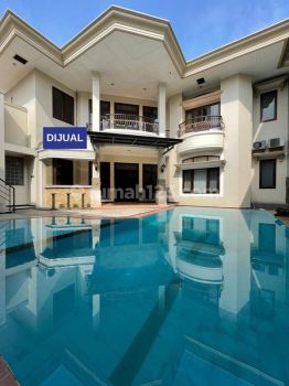 Rumah Bagus Semi Furnished HGB di Taman Hunian Satelit 1, Surabaya