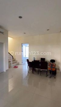 SEWA RUMAH SEMI FURNISH SIAP HUNII  Bagus