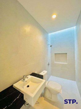 Langka! Disewakan Rumah North West Park 4 kamar tidur tipe Amorra