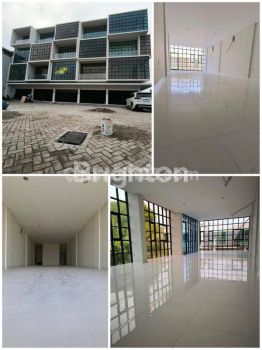 Ruko Super Strategis Dinoyo!! Tempat Parkir Luas. Dekat raya darmo, Tunjungan WM