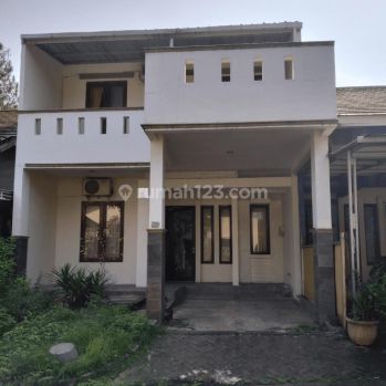 Rumah 2 Lantai Disewakan Harga Murah Sekali di Legenda Wisata