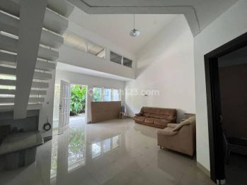 Rumah di Muara Karang Blok 6, Belakang Duta Buah