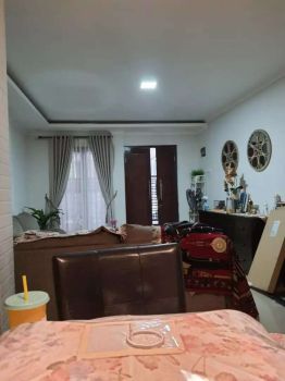 Rumah baru,3 Lantai,Jual BU muraaah