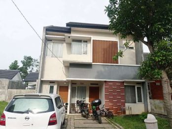 Rumah arcamanik 5 kamar siap huni parkir luas kamayangan residence