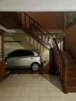 Jual BU Rumah Bangunan Kokoh Lok Strategis di Metro Margahayu Bandung