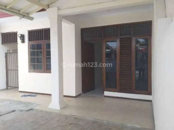 Rumah Disewakan Di Kalibata Dekat Jalan Raya Pd013014