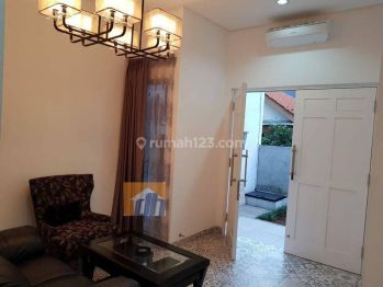 Dijual Cepat Rumah Cantik Tropical Style Dalam Cluster.