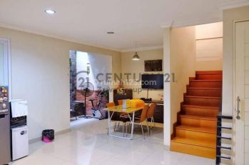 Dijual Cepat Rumah 3 Lt Hadap Northwest di Kelapa Gading Jakut