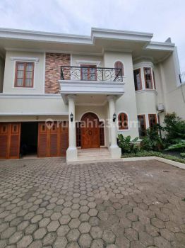 Luxury house expat area Kemang Best location