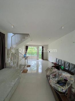 Rumah 3 Lantai Di Wisata Bukit Mas 2 Surabaya Barat