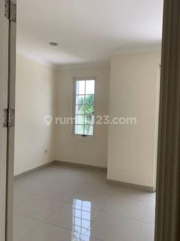 Disewakan rumah 3 Lantai SHM Bagus banget yukk sewakan!!