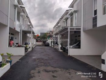 Rumah  2 lntai minimalis & modernt di  Cipinang muara Jakarta timur