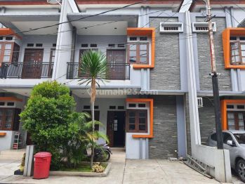 Rumah Cantik di Condet Stategis Kemana Mana Lho.....