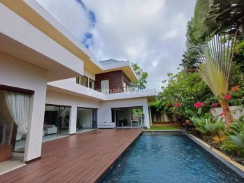Dijual villa di kawasan ungasan