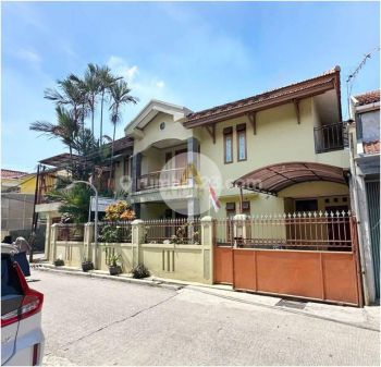 Rumah Hook Strategis di Cicadas Bandung Dekat Rs Santo Yusup