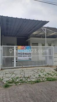 Disewakan rumah minimalis semifurnished yang bagus semi furnished di Taman holis