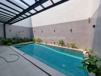 Di  rumah elang laut Pik 10x30 bagus rapih 3 lt ada s. Pool jln lebar siap huni