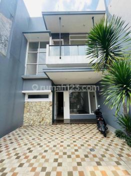 Rumah Brand New Modern Minimalis Strategis Tebet