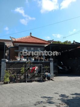 RUMAH DITENGAH KOTA JALANAN LUAS